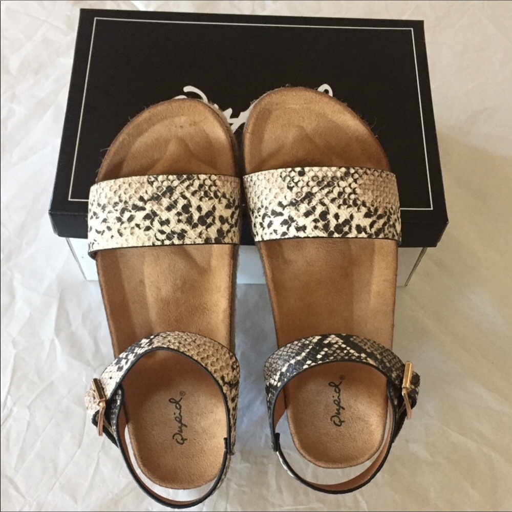 1 Left! Snake Beige Brown One Band Sandals! - Picture 4 of 6